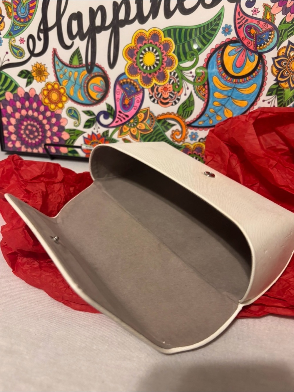 MK EyeGlass Case - Picture 5 of 10